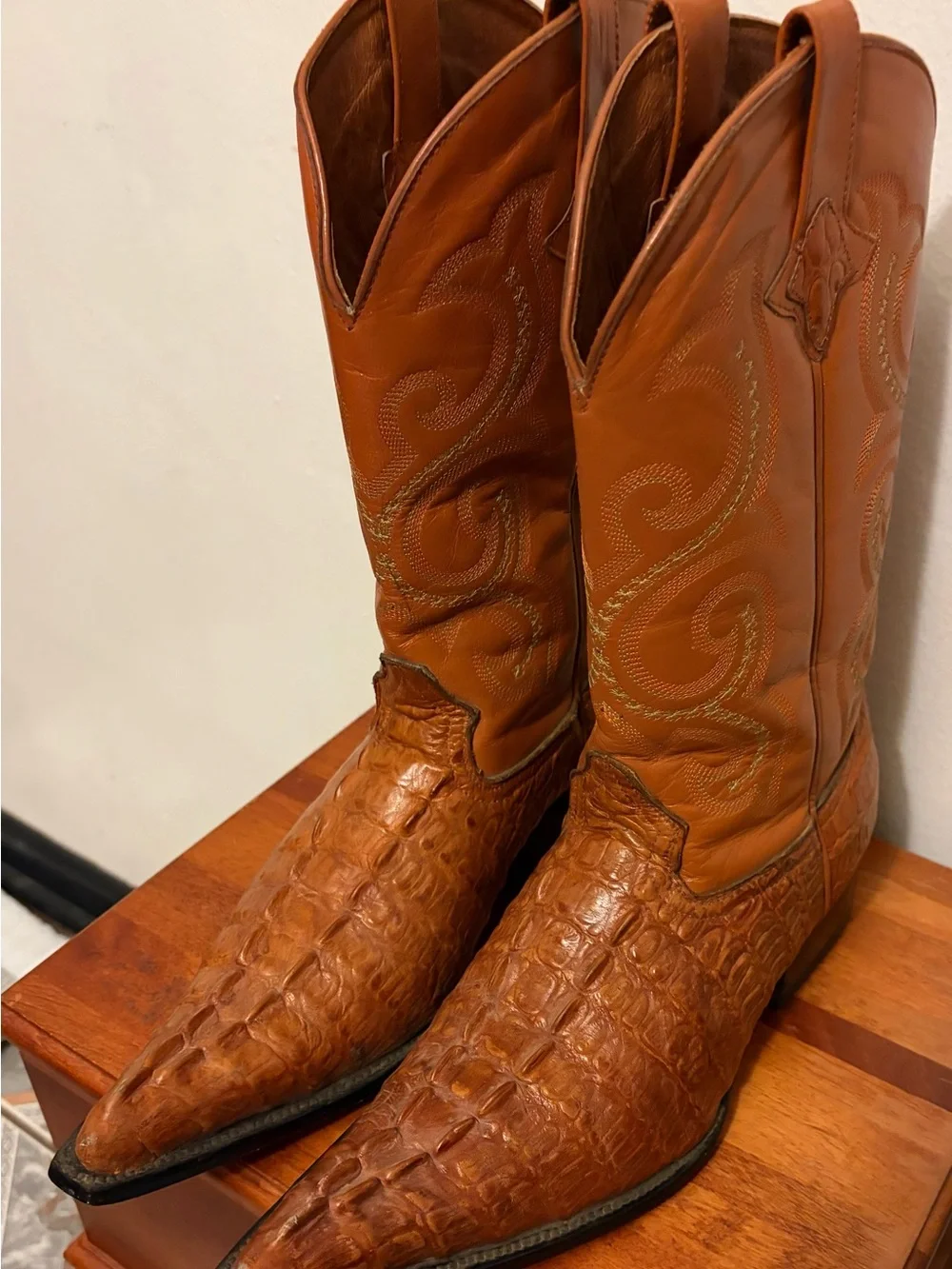 Vintage Caiman Tail Cowboy Boots Size 9.5 Cognac Snip Toe